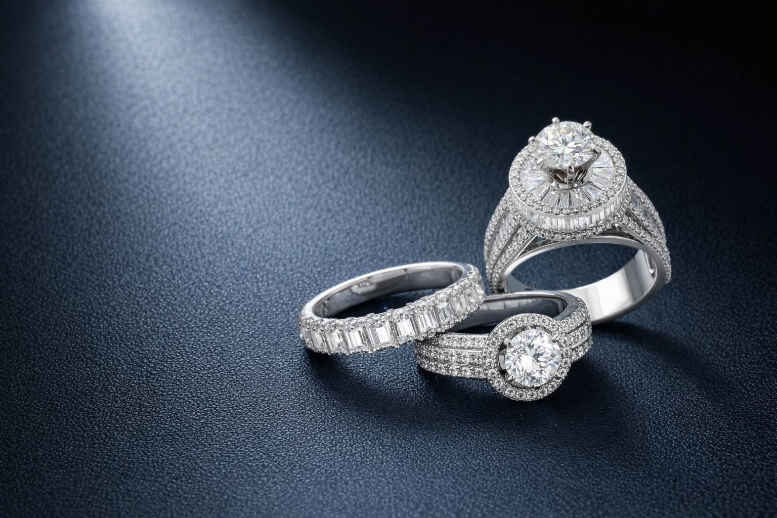 Certified Natural Diamond Rings &
Fine Jewellery.