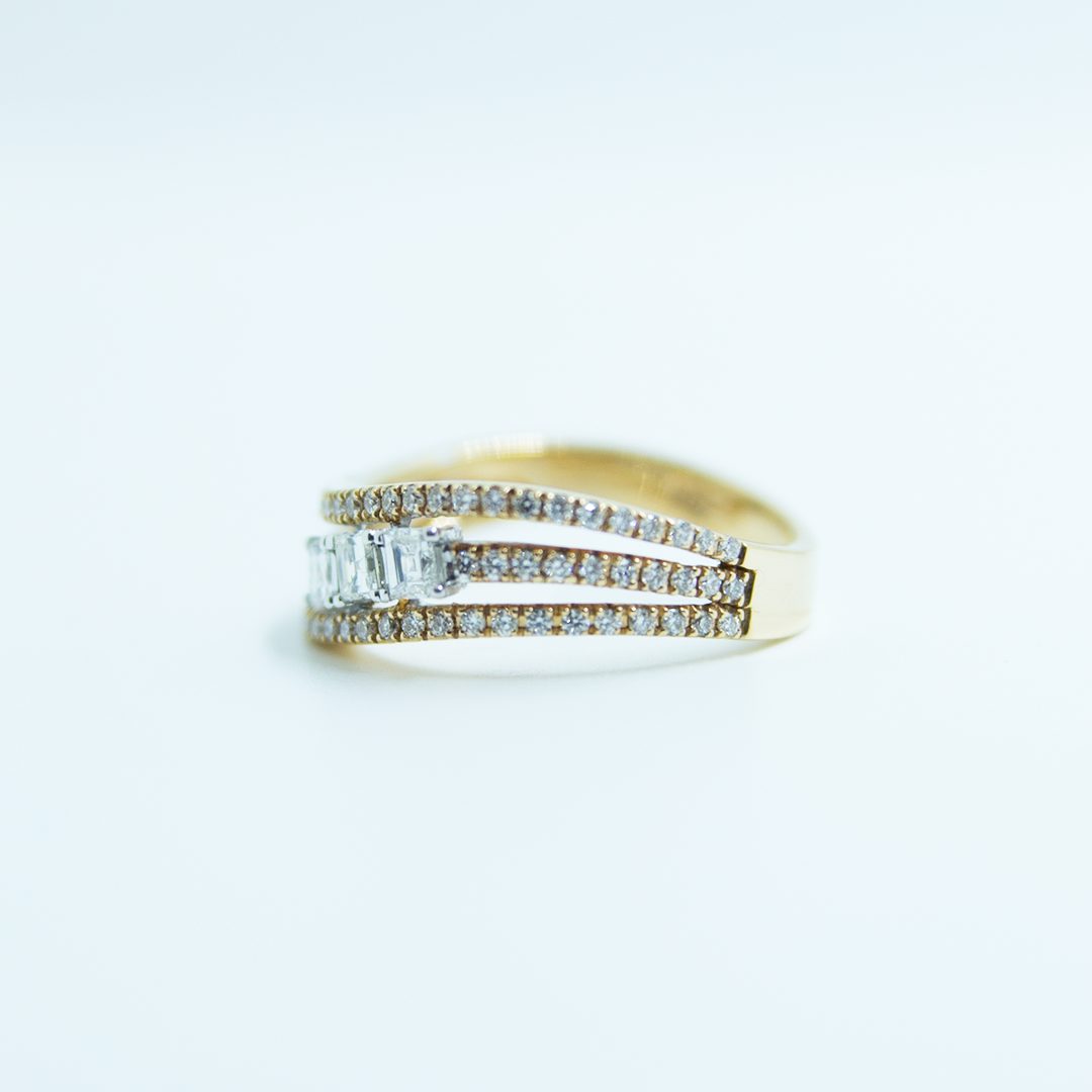 Diamond Ring - R5718