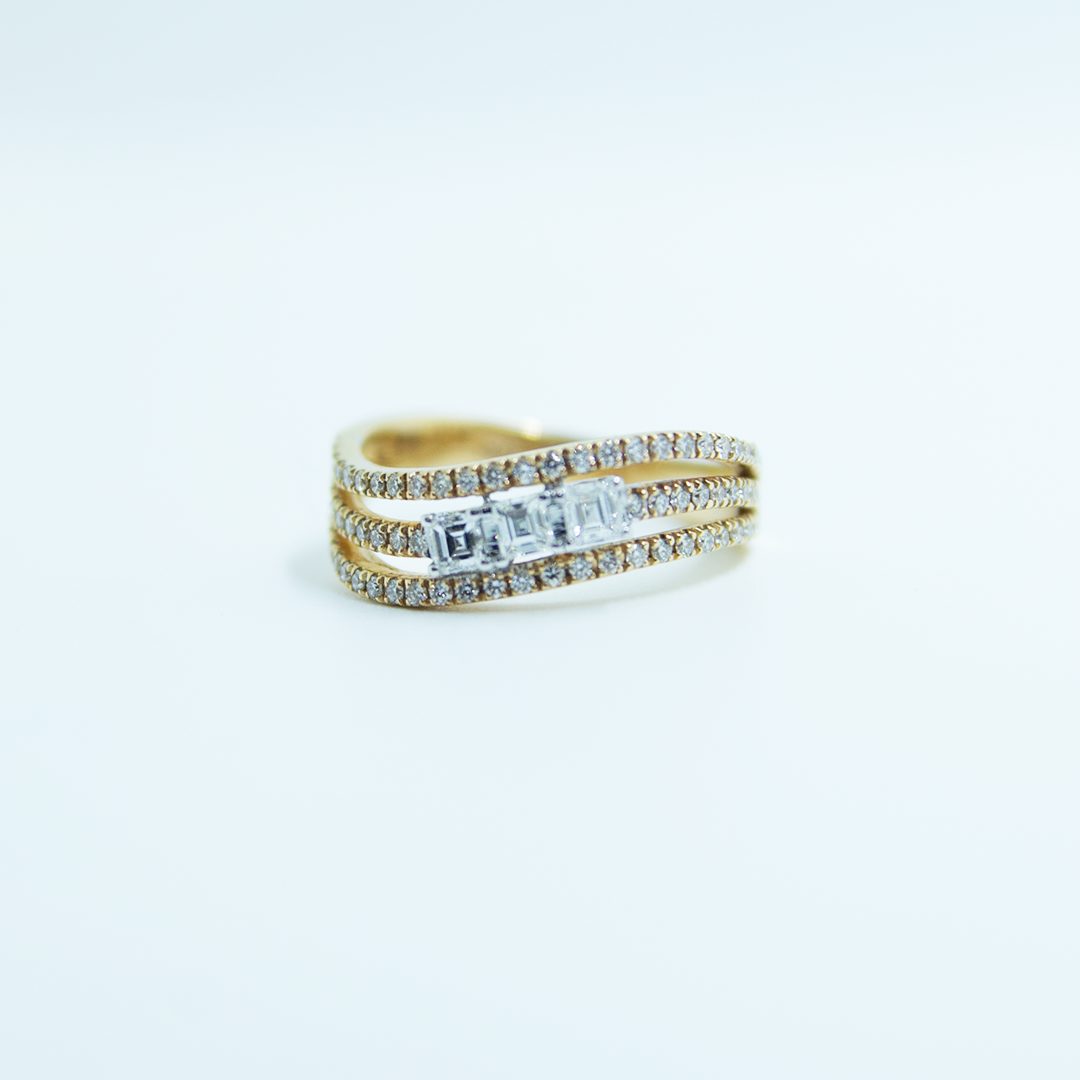 Diamond Ring - R5718