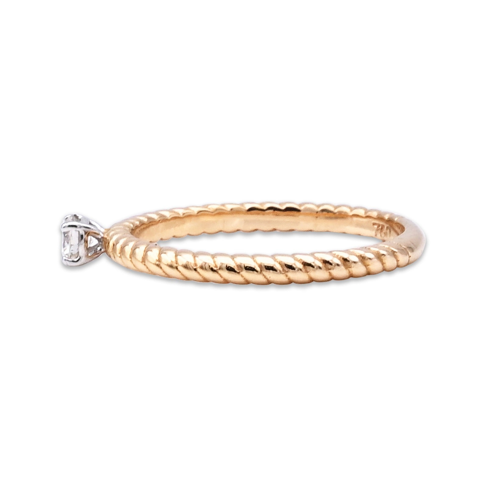 Solitaire Diamond Ring R6584